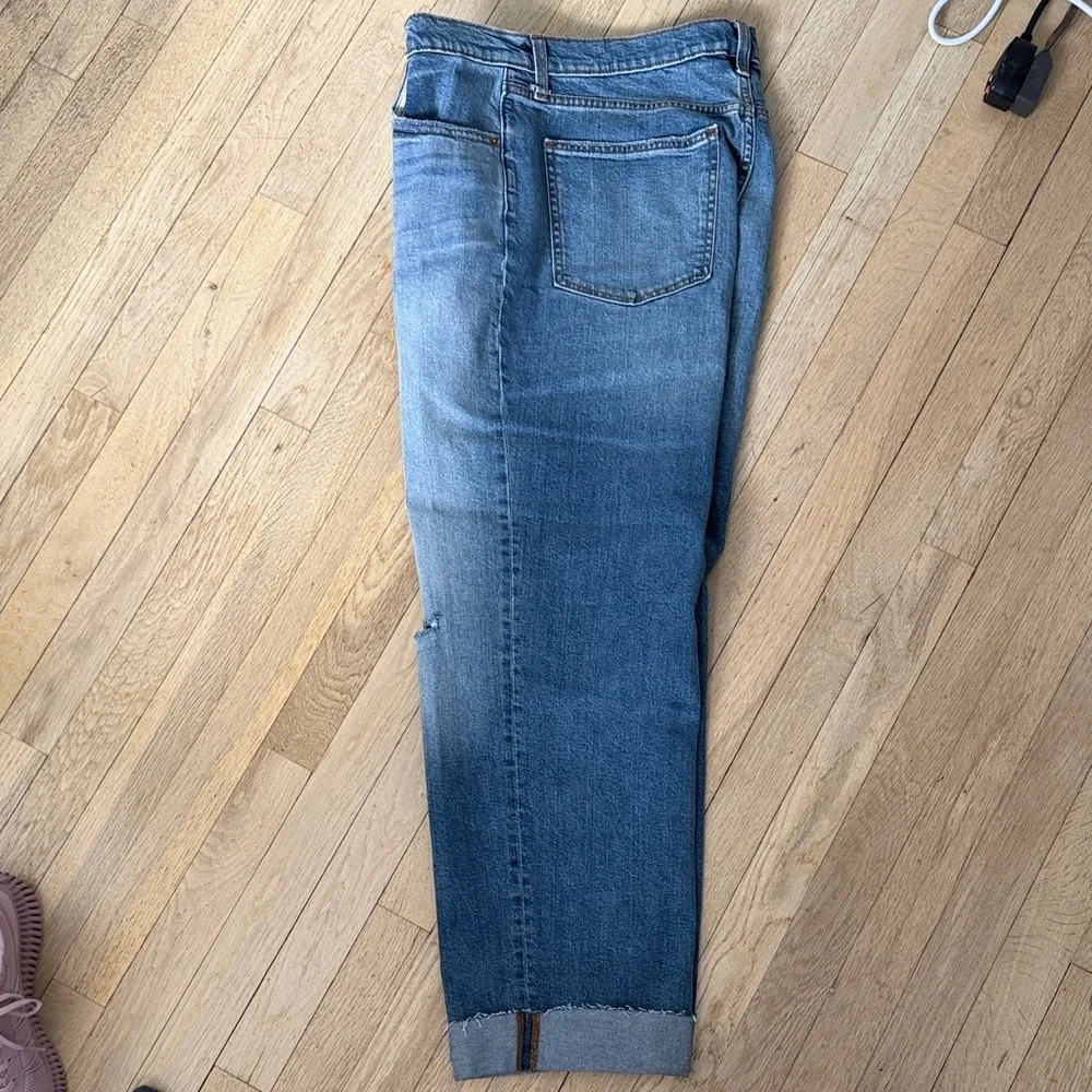 Universal Thread Classic Blue Jeans - Picture 2 of 6